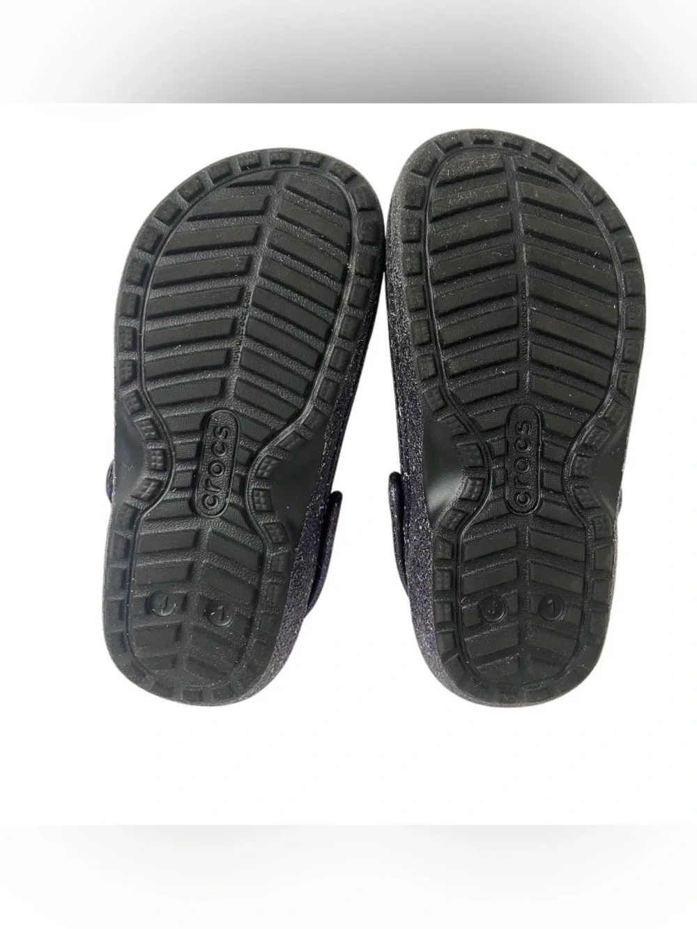 CROCS - Kids Girls Size 1 (J1) Sparkling Purple with Fuzzy Lining